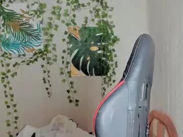 Seductive_she_wolf from Chaturbate