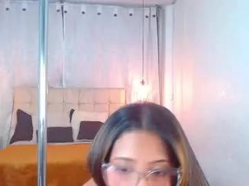 Vicky_bass from Chaturbate
