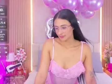 Zoebarlowe from Chaturbate