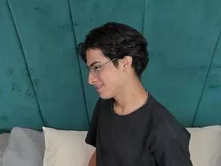 aaron_ez from Flirt4Free