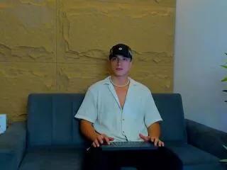 aslan_fox from Flirt4Free