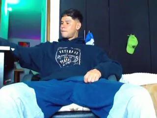 derryck from Flirt4Free is Freechat