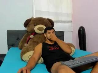 dominik_cambell from Flirt4Free is Freechat