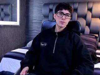 etham_wolf from Flirt4Free is Freechat