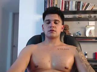 lenyn_max from Flirt4Free is Freechat
