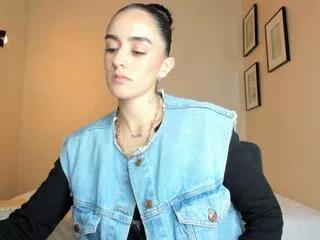 louissa_bennett from Flirt4Free is Freechat