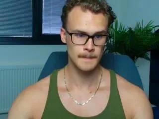 oliver_oneal from Flirt4Free is Freechat