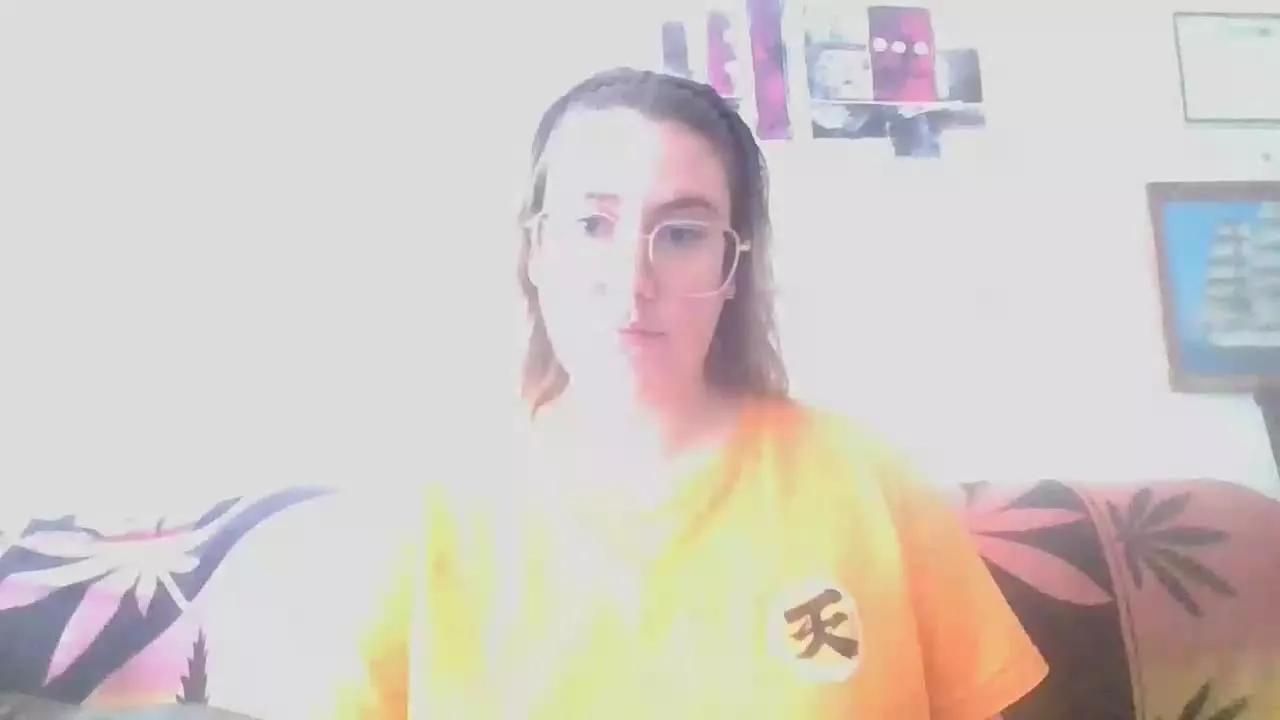 littlesara21 from Streamray