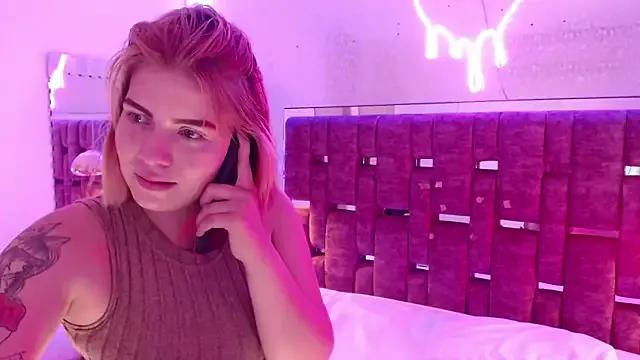 AlessiaDouce from StripChat