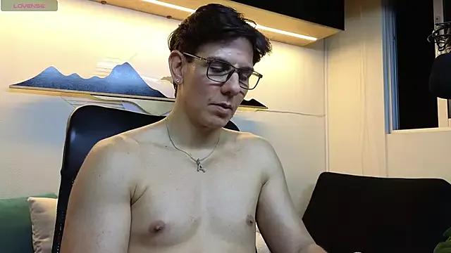 Almiboys from StripChat