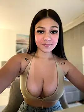 Alyshanon18 from StripChat
