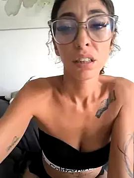 Amani_thewolf from StripChat