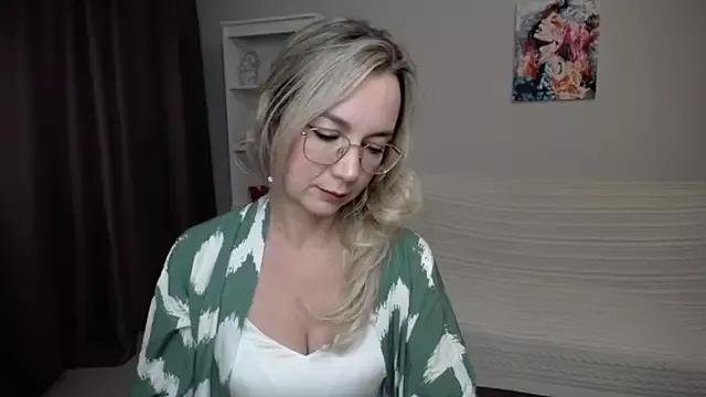 Ava_Elior from StripChat