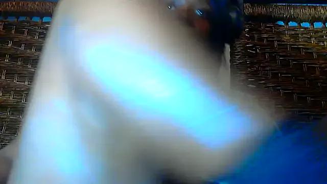 CallyCallienteXxX from StripChat