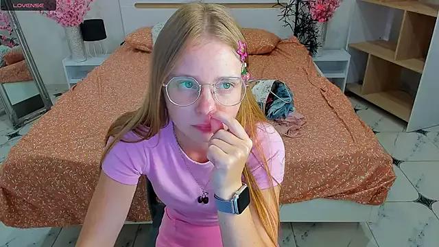 CharmedDoll from StripChat
