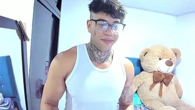 Daamonxxx19 from StripChat