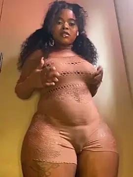 DiamondGoddes from StripChat is Freechat