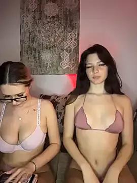 DivineDesireDuo from StripChat