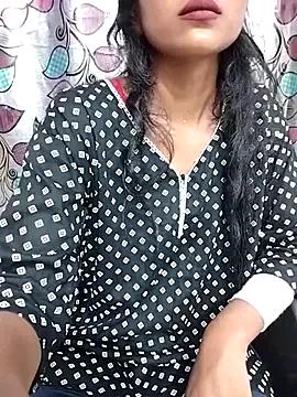 Eireen__13 from StripChat