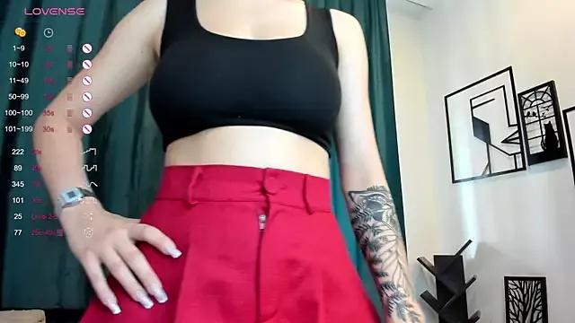 ElvaHilby from StripChat is Freechat