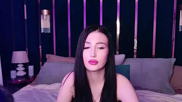 EmmaLawrens from StripChat