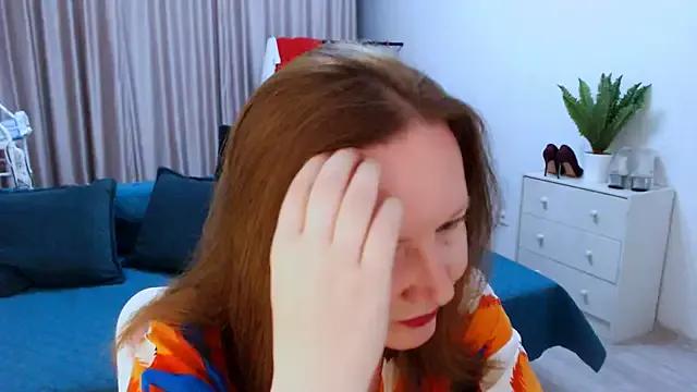 GoddessLara from StripChat