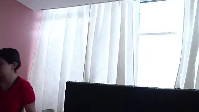 HannaLewiis from StripChat
