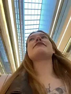Honey___Hot from StripChat is Freechat