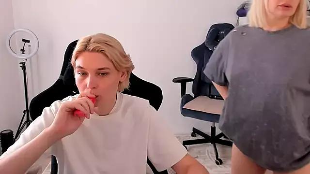 hotblonds from StripChat is Freechat