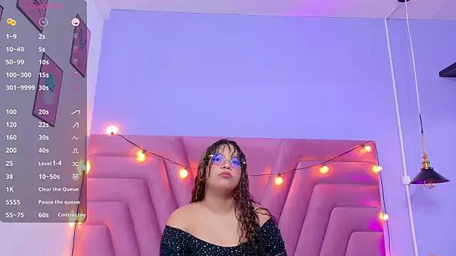 Innocenthazel from StripChat