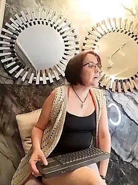 IsisBlake from StripChat