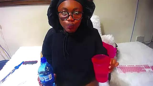 ItsMsBankss02 from StripChat is Freechat