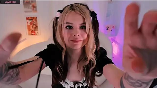 Lil_Amelie from StripChat