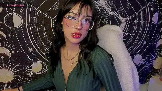 Lilith_crow from StripChat