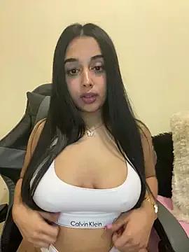 LilMisIndianx from StripChat is Freechat