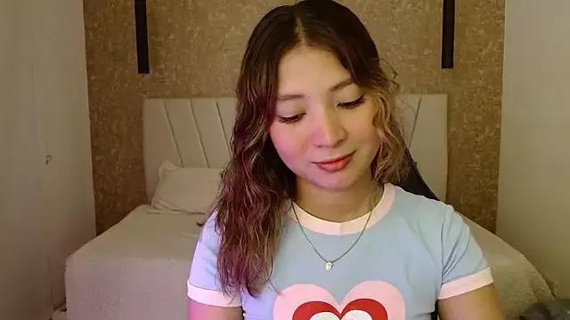 little_annee from StripChat