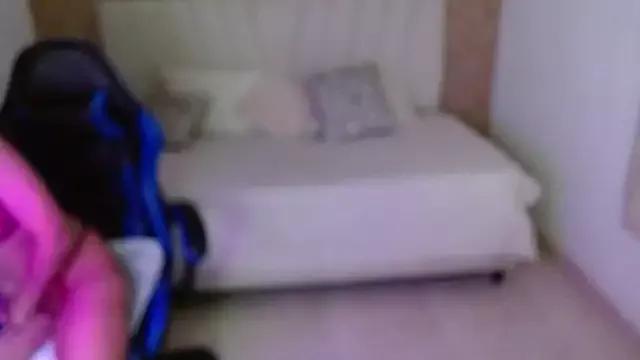 little_annee from StripChat