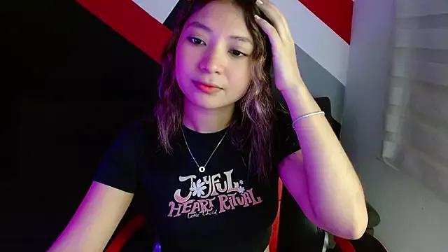 little_annee from StripChat