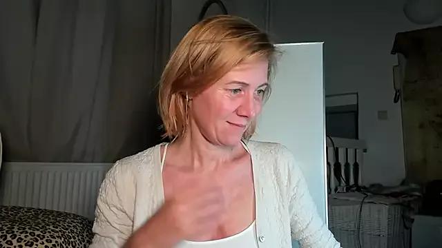 Lola_Belgium from StripChat