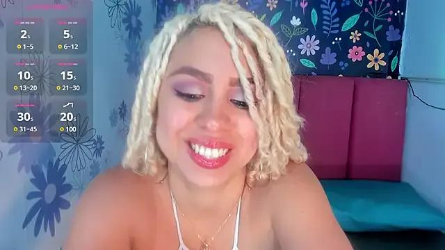 Lucy_White__ from StripChat