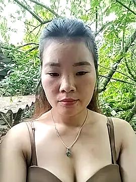 lylylove from StripChat is Freechat