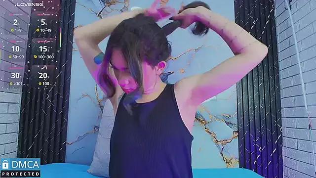 MaeveKuro from StripChat is Freechat
