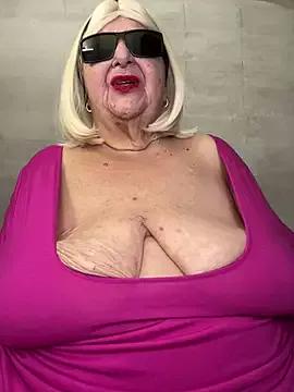 mariannecox from StripChat is Freechat