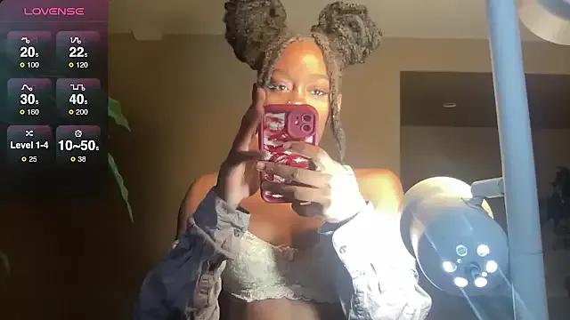 Maskedgirl5005 from StripChat