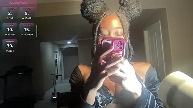 Maskedgirl5005 from StripChat