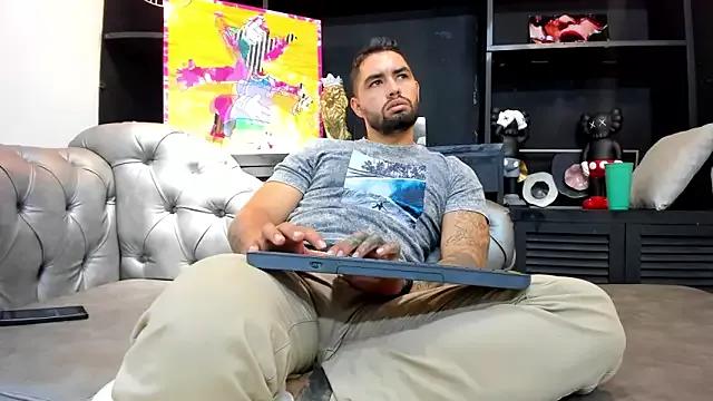 matteosantos from StripChat