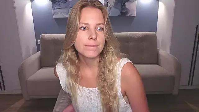 MelanieBennett from StripChat is Freechat