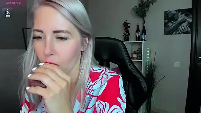 Mermaid_N from StripChat