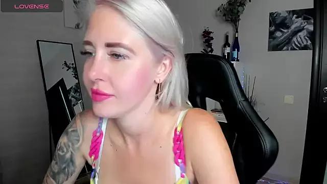 Mermaid_N from StripChat