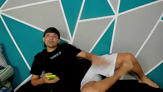 Migueyalejo_teens from StripChat